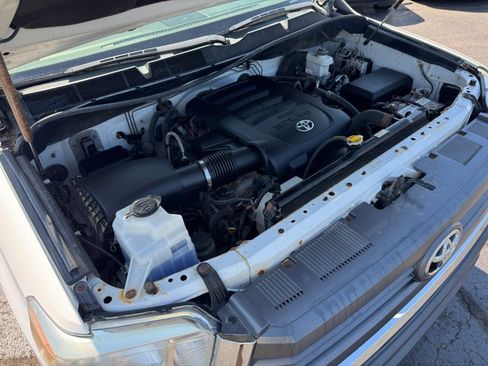 Used 2014 Toyota Tundra SR5 AWD/4WD image 25