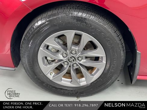 Used 2023 Toyota Sienna LE image 13