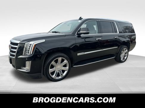 Used 2020 Cadillac Escalade ESV Premium Luxury image 7