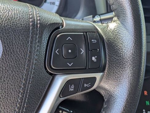 Used 2020 Toyota Sienna SE w/ Carpet Mat Package image 24