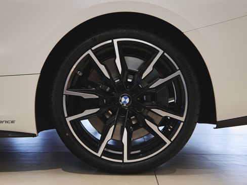 Used 2026 BMW M850i xDrive Coupe w/ M Carbon Exterior Package AWD/4WD image 51