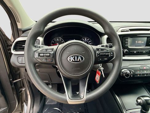 Used 2017 Kia Sorento FWD image 37