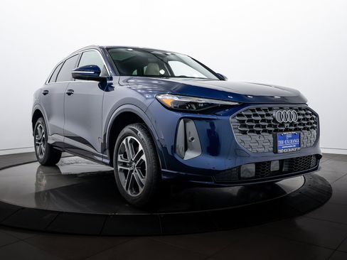 New 2025 Audi Q5 Premium Plus image 2