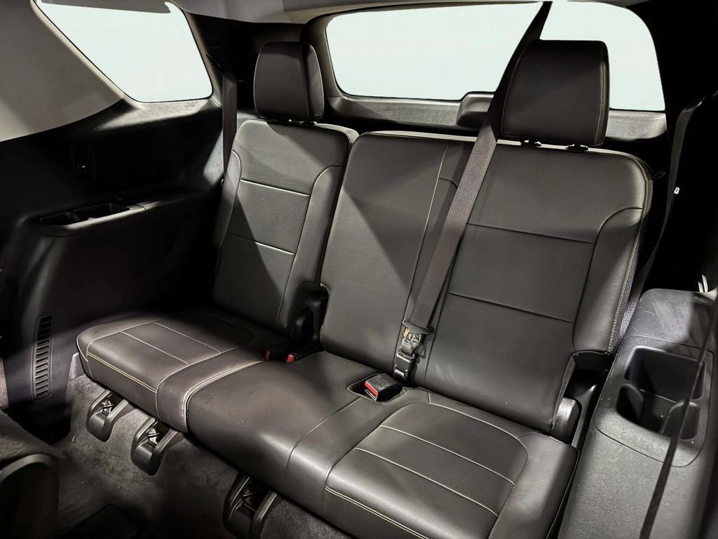Used 2021 Chevrolet Traverse Premier w/ LPO, Floor Liner Package AWD/4WD image 26