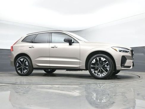 New 2026 Volvo XC60 B5 Plus w/ Protection Package Premier image 37