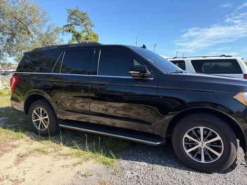 Used 2020 Ford Expedition XLT w/ Equipment Group 202A RWD image 4