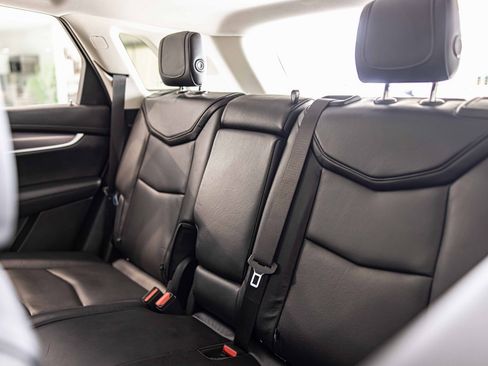 Used 2019 Cadillac XT5 Luxury image 33