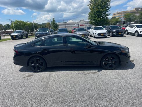 Used 2023 Honda Accord Sport image 5