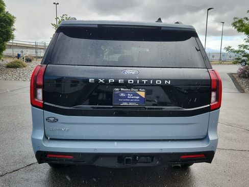 Certified 2025 Ford Expedition Active AWD/4WD image 4