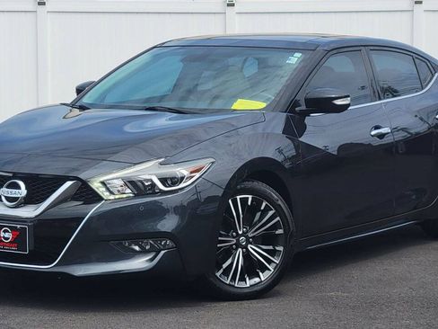 Used 2017 Nissan Maxima Platinum FWD image 2