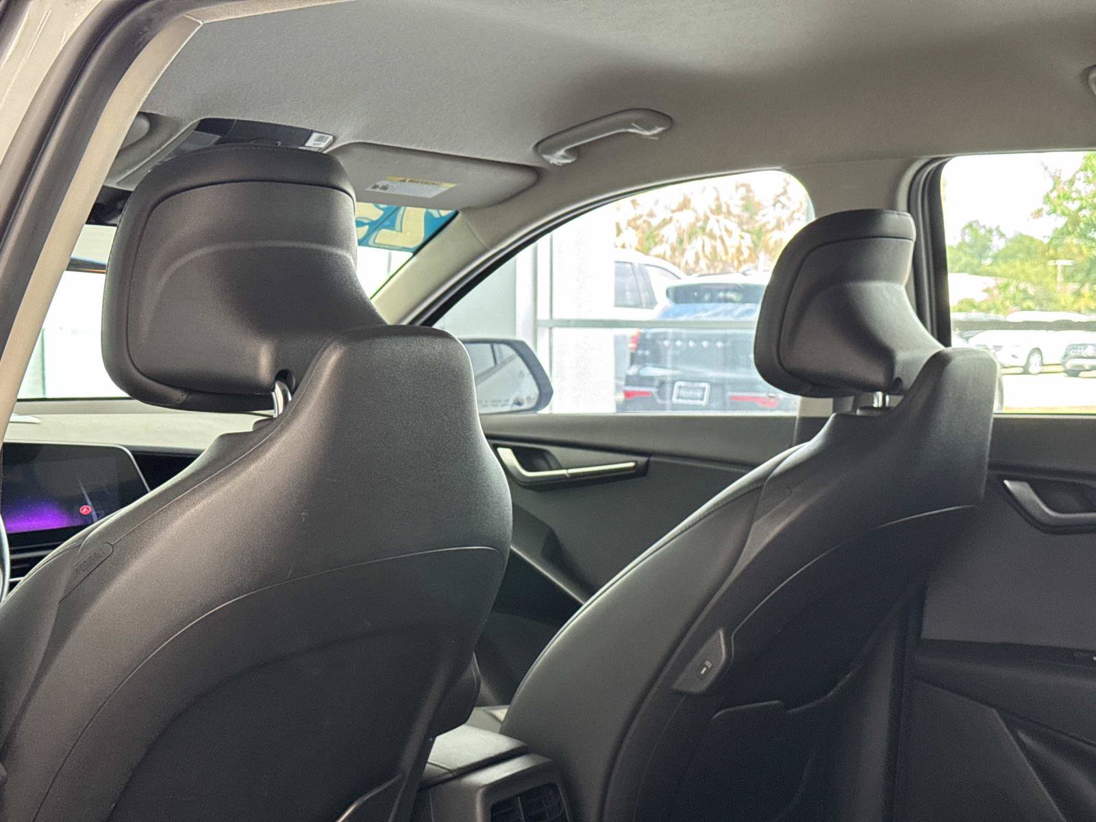 Used 2023 Kia Niro EX FWD image 7