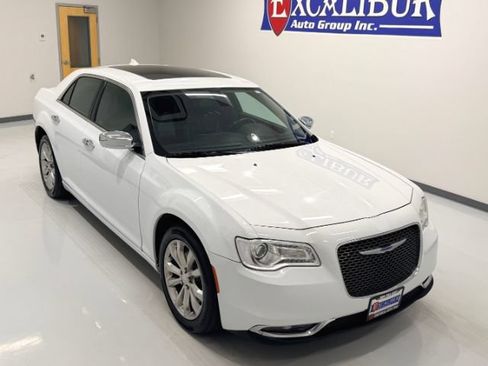 Used 2020 Chrysler 300 Limited AWD/4WD image 7