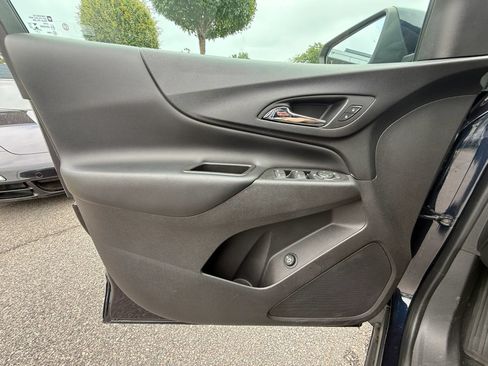 Used 2020 Chevrolet Equinox LT FWD image 29