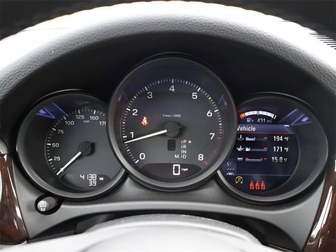 New 2026 Porsche Macan image 26