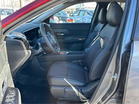 New 2025 Nissan Kicks SR image 8