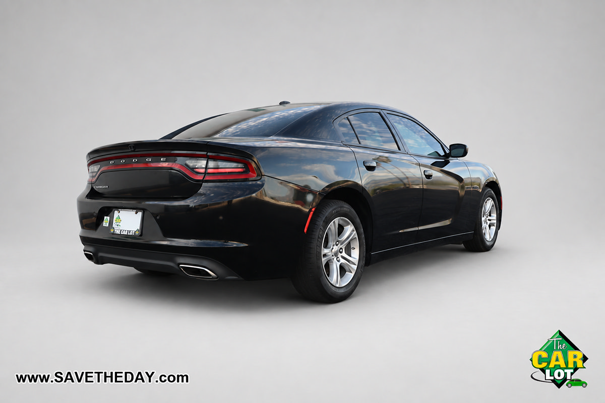 Used 2022 Dodge Charger SXT RWD image 8