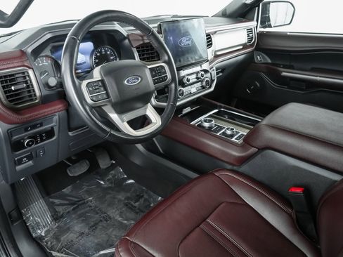Used 2024 Ford Expedition Limited image 18