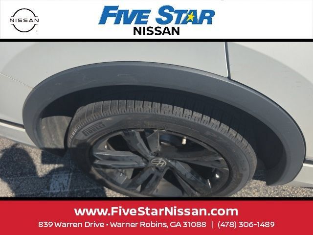 Used 2024 Volkswagen Tiguan SE R-Line FWD image 8