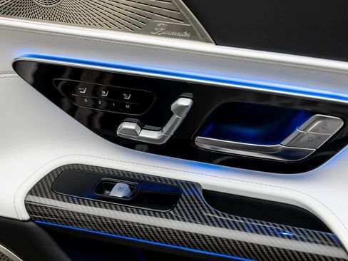 Used 2025 Mercedes-Benz SL 63 AMG 4MATIC image 41