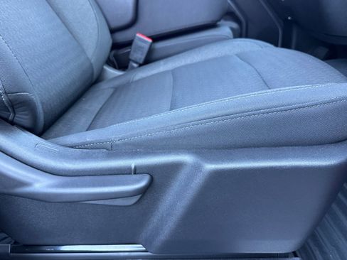 Used 2025 Chevrolet Silverado 1500 LT image 23