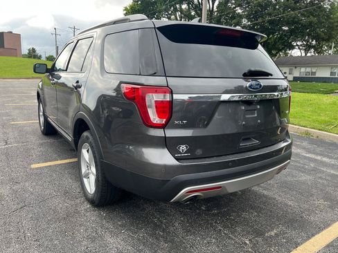 Used 2016 Ford Explorer XLT AWD/4WD image 3