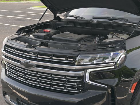 Used 2021 Chevrolet Tahoe Premier w/ Premium Package RWD image 36