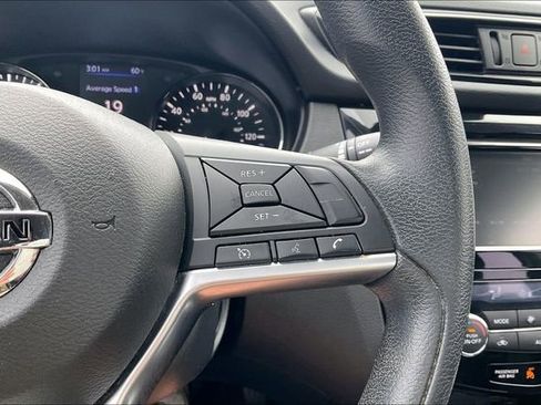 Used 2020 Nissan Rogue Sport SV FWD image 19