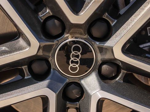 Used 2025 Audi Q5 Premium w/ Convenience Package AWD/4WD image 15