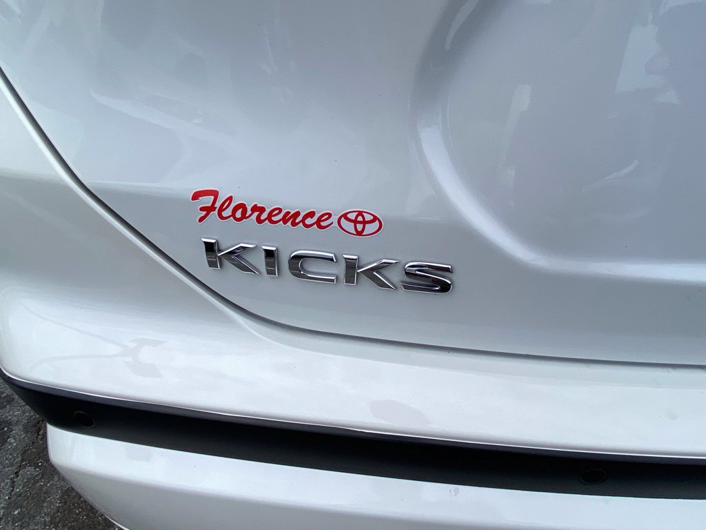 Used 2023 Nissan Kicks SV FWD image 13