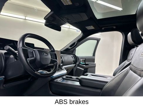 Used 2025 Ford Expedition Platinum w/ Stealth Appearance Package AWD/4WD image 33