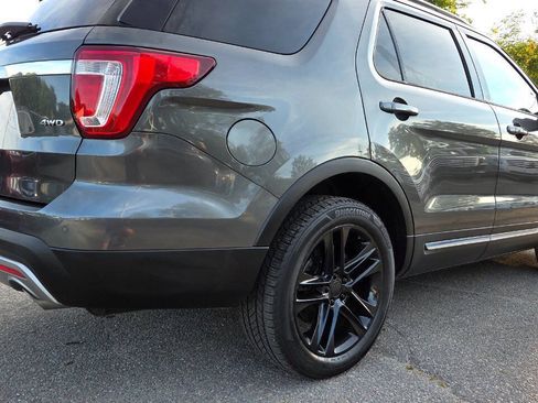 Used 2017 Ford Explorer XLT w/ Equipment Group 202A AWD/4WD image 16