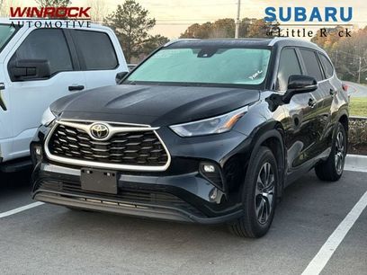 Used 2023 Toyota Highlander XLE