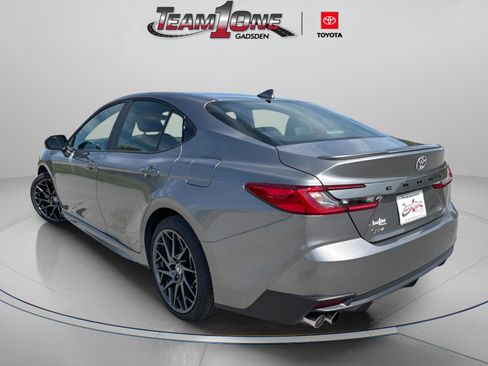 Used 2025 Toyota Camry SE w/ Convenience Package FWD image 5