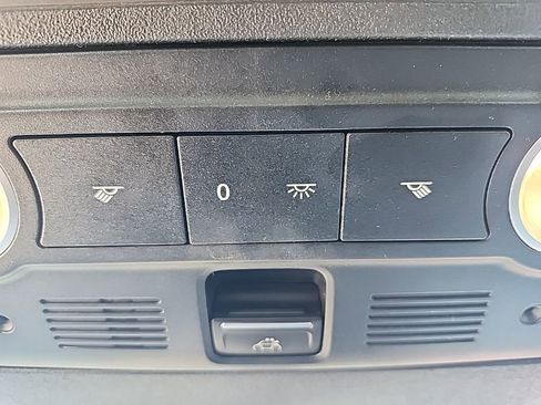 Used 2013 Volkswagen Beetle TDI image 12