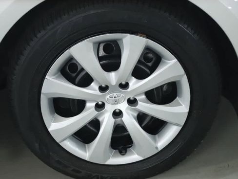 Used 2023 Toyota Corolla LE w/ Carpet Mat Package (TMS) FWD image 10