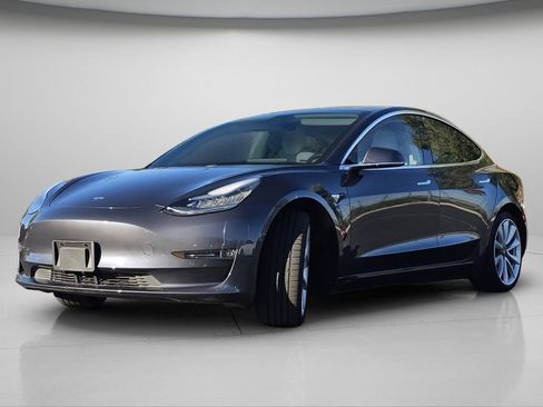 Used 2018 Tesla Model 3 Long Range image 4