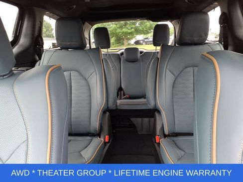 New 2027 Chrysler Pacifica Pinnacle w/ Theater Group AWD/4WD image 29