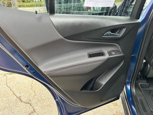 Used 2022 Chevrolet Equinox RS w/ RS Leather Package image 9