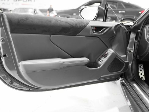 Used 2024 Toyota GR86 Premium image 28