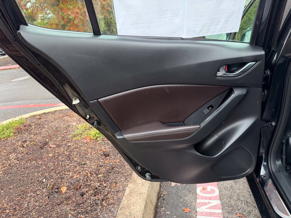 Used 2018 MAZDA MAZDA3 Touring FWD image 30