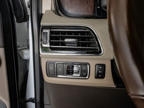 Used 2022 Lincoln Navigator L Reserve AWD/4WD image 28