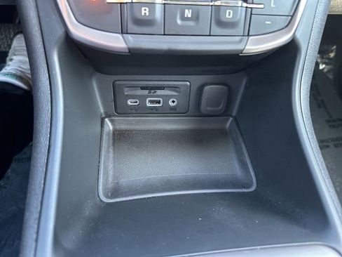 Used 2022 GMC Terrain AT4 w/ Infotainment Package II image 32