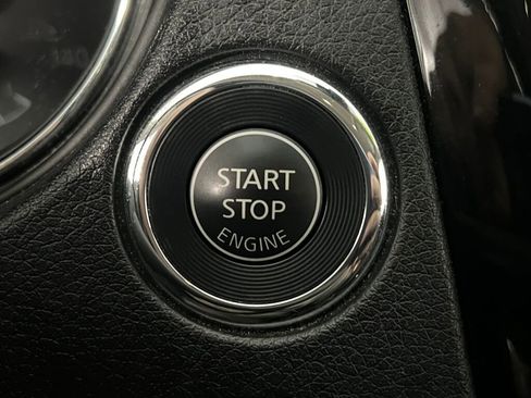 Used 2019 Nissan Rogue SV image 14