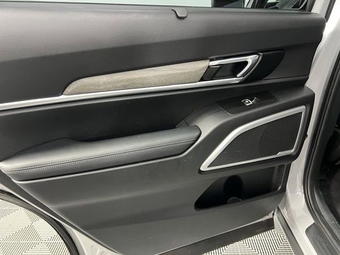 Used 2022 Kia Telluride EX w/ EX Premium Package image 28