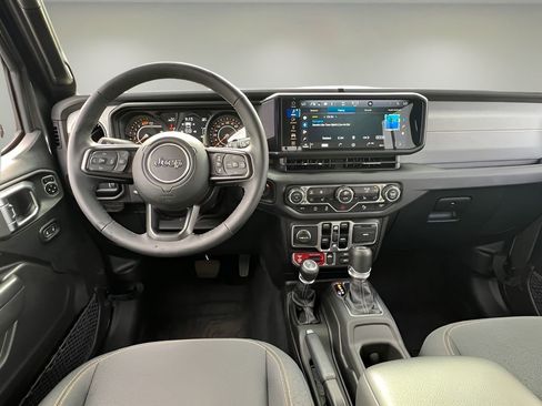 Used 2025 Jeep Wrangler Unlimited Sport AWD/4WD image 14