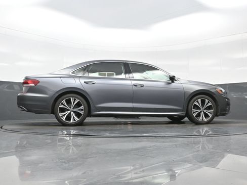 Used 2021 Volkswagen Passat 2.0T SE FWD image 28