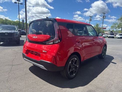 Used 2023 Kia Soul EX FWD image 2