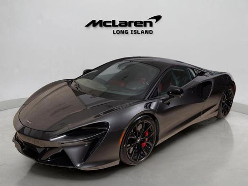Used 2023 McLaren Artura image 28