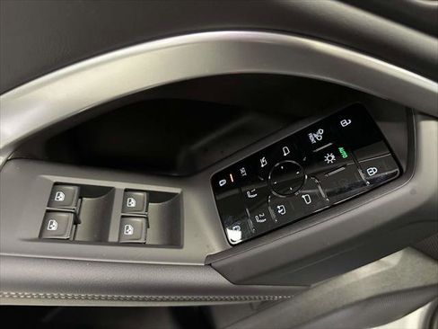 Used 2025 Audi Q5 Premium Plus image 17