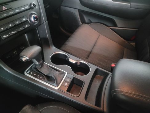 Used 2020 Kia Sportage LX image 26